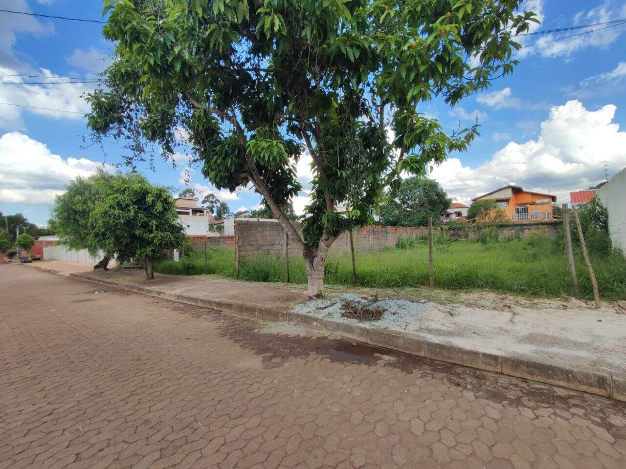 Lote à venda no Jardim Canadá: 