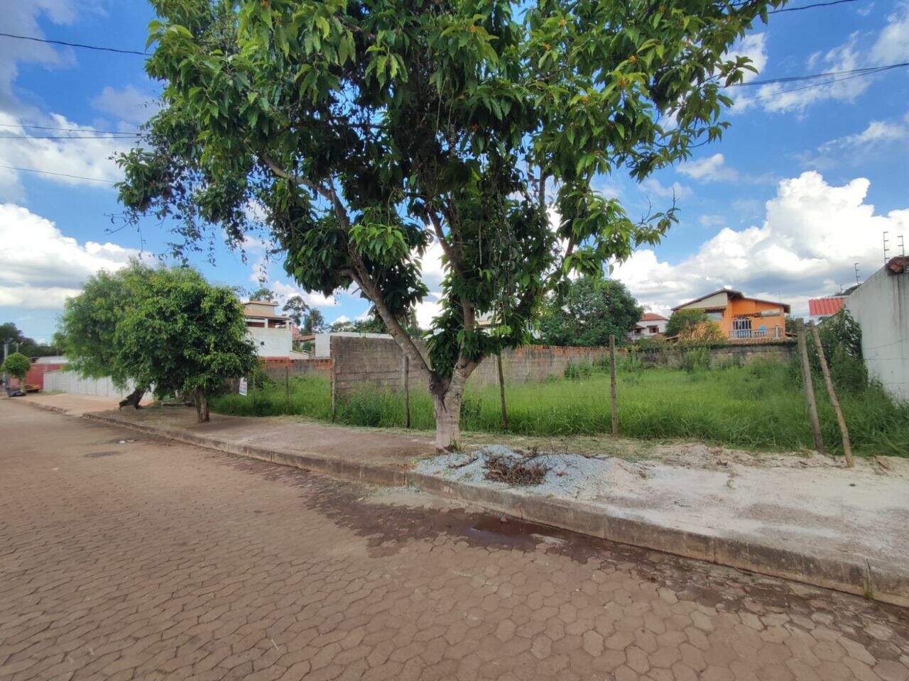 Lote à venda no Jardim Canadá: 