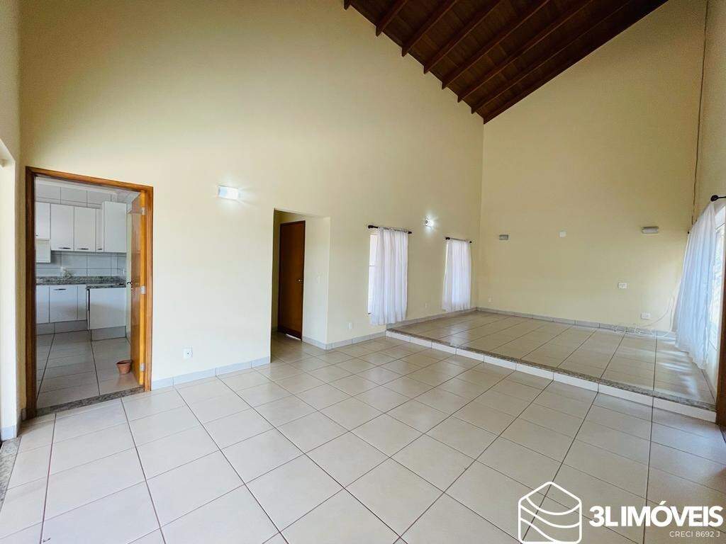 Casa em Condomínio para aluguel no Condomínio Alto dos Ipês: 