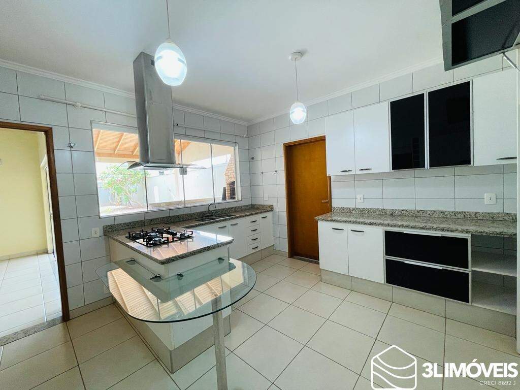 Casa em Condomínio para aluguel no Condomínio Alto dos Ipês: 