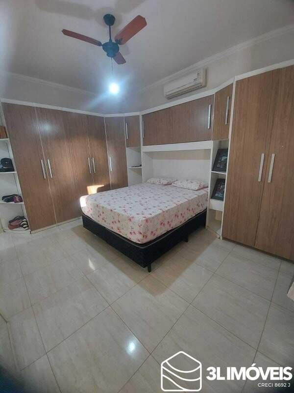 Casa à venda no Jardim Aeroporto: