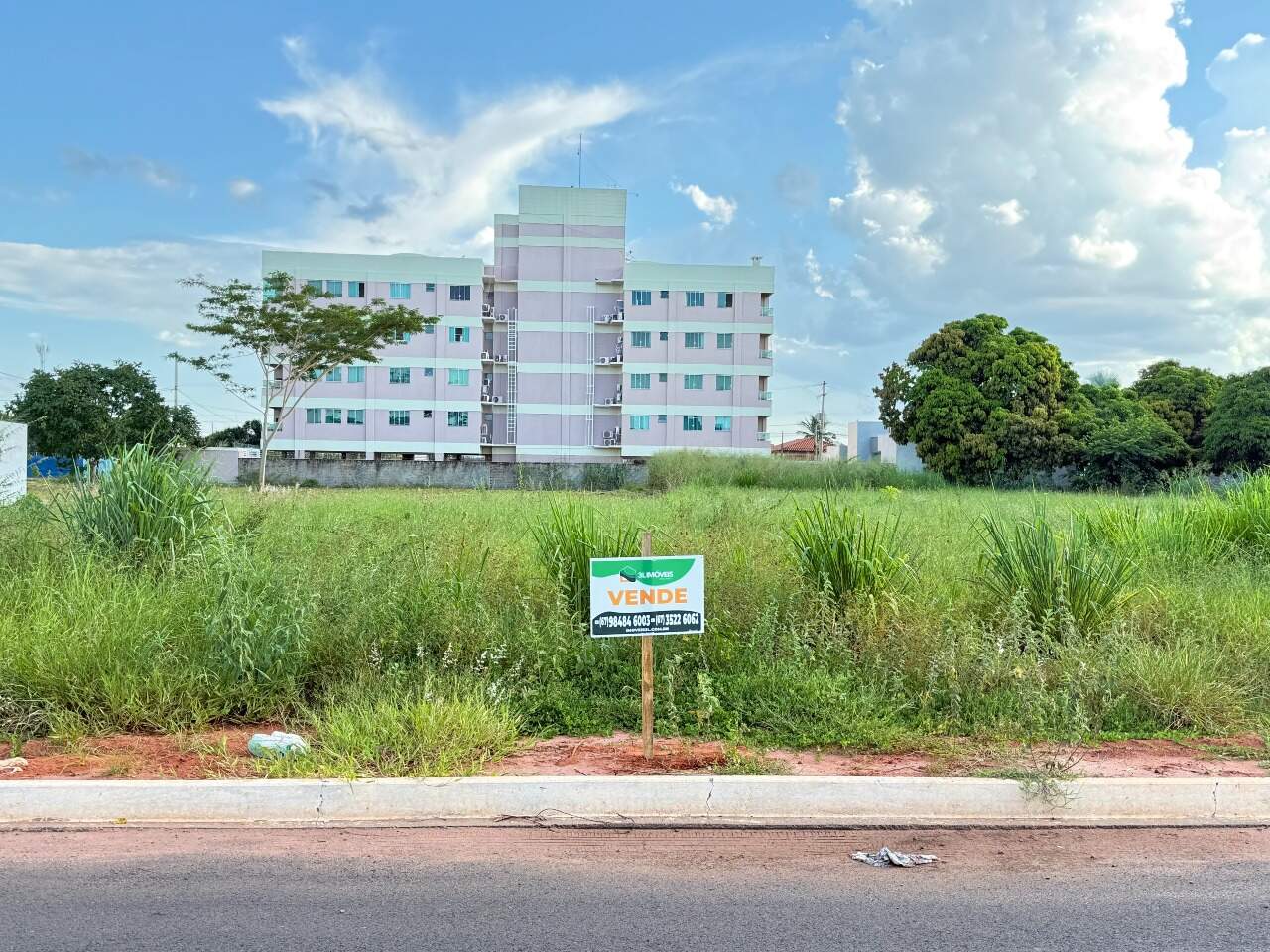 Terreno à venda no Parque das Mangueiras: 