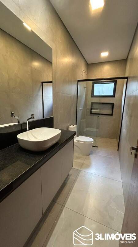 Casa em Condomínio à venda no Portal das Águas: