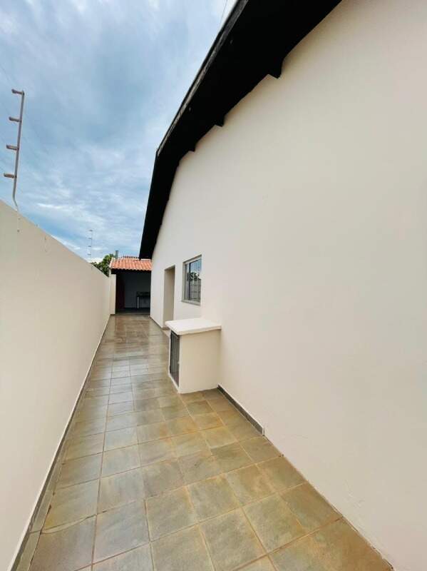 Casa à venda no Colinos: Quintal