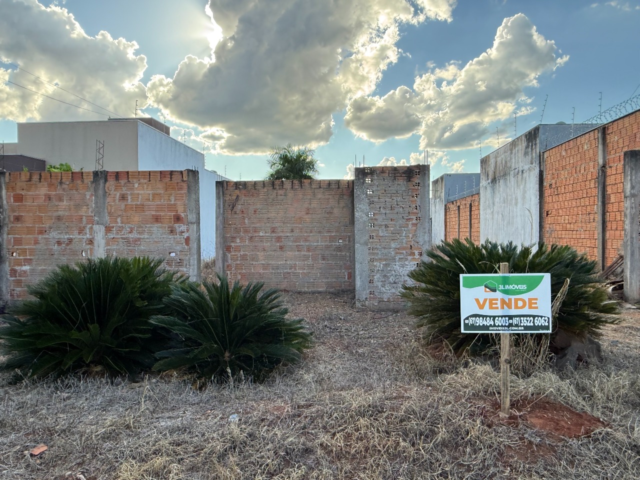 Terreno à venda no Jardim dos Ipês II:
