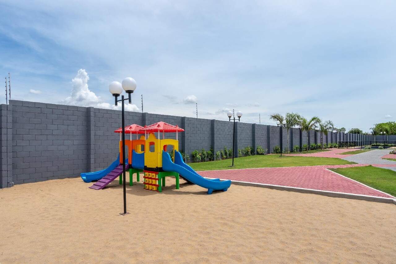 Terreno em Condomínio à venda no Condomínio Sun Lake: 