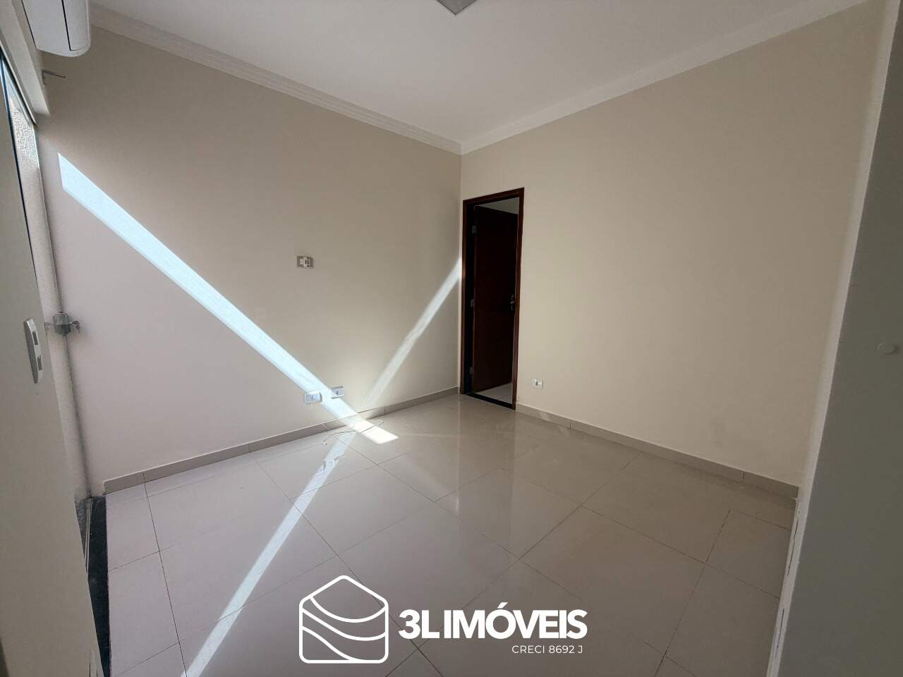 Casa à venda no Jardim dos Ipês III : 