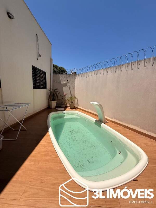 Casa à venda no Jardim dos Ipes: 