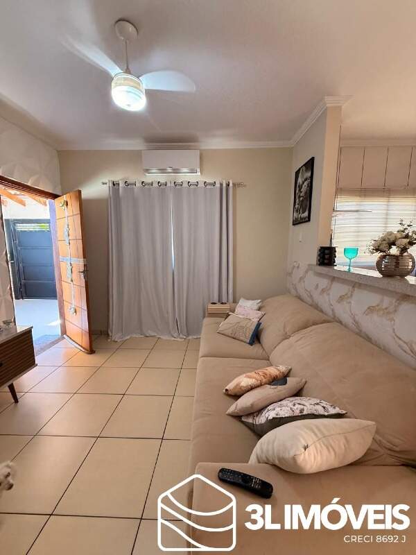 Casa à venda no Jardim dos Ipes: 