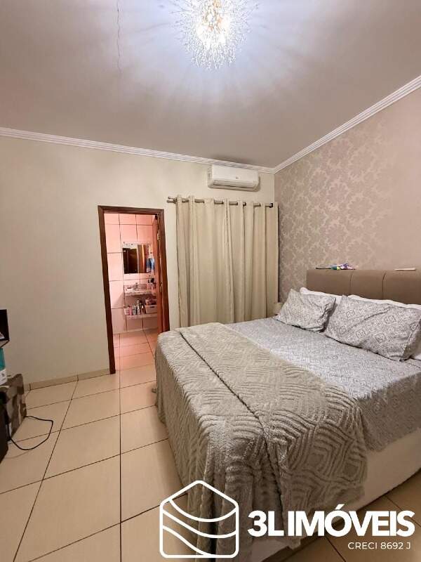 Casa à venda no Jardim dos Ipes: 
