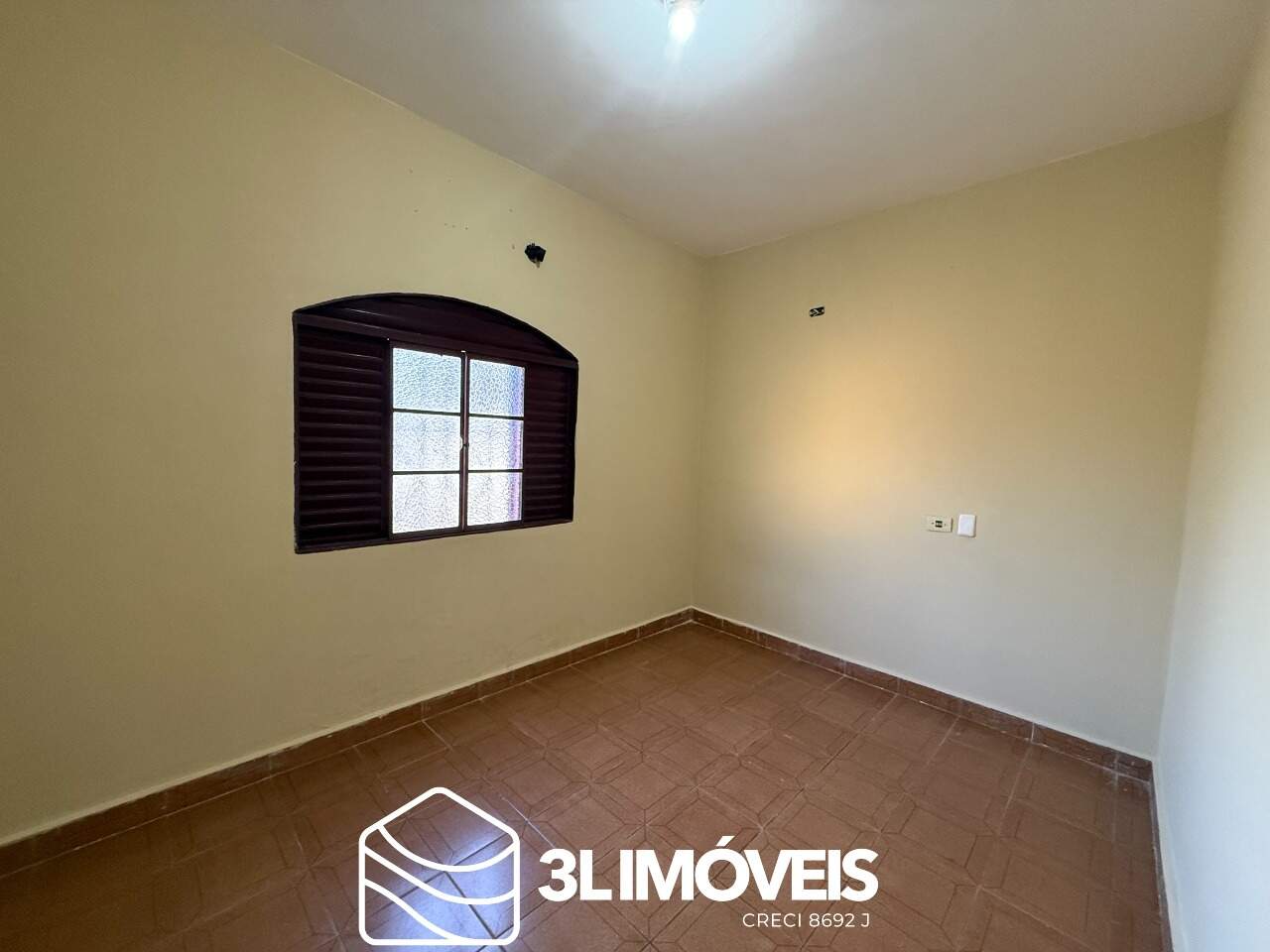 Casa para aluguel no Jardim Dourados: 