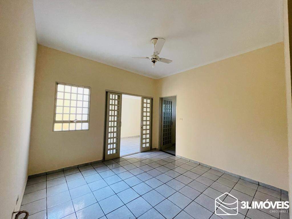 Casa para aluguel no Colinos: 