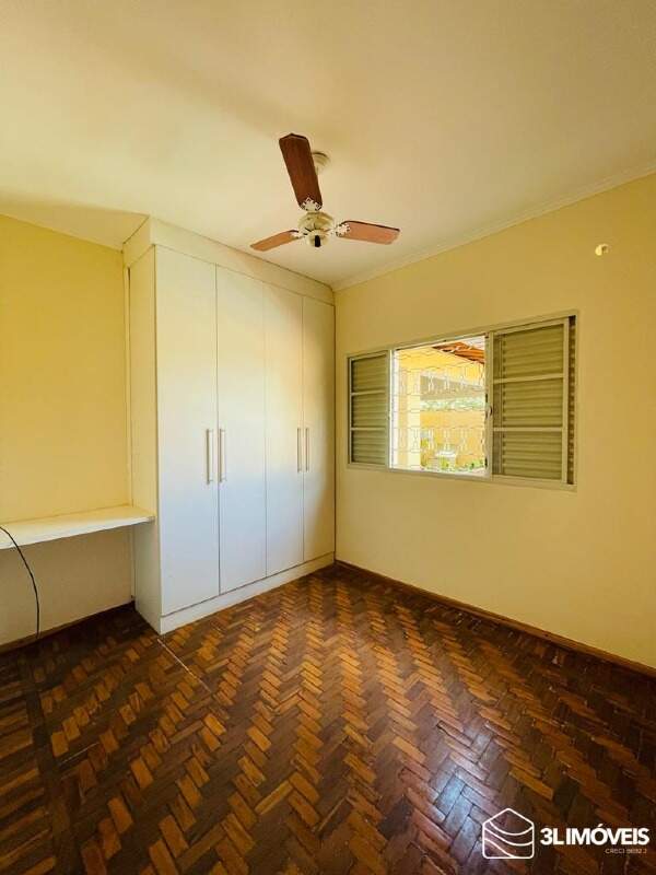 Casa para aluguel no Colinos: 
