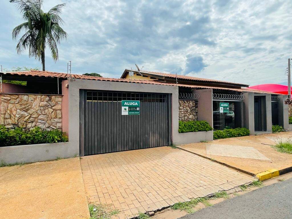 Casa para aluguel no Colinos: 