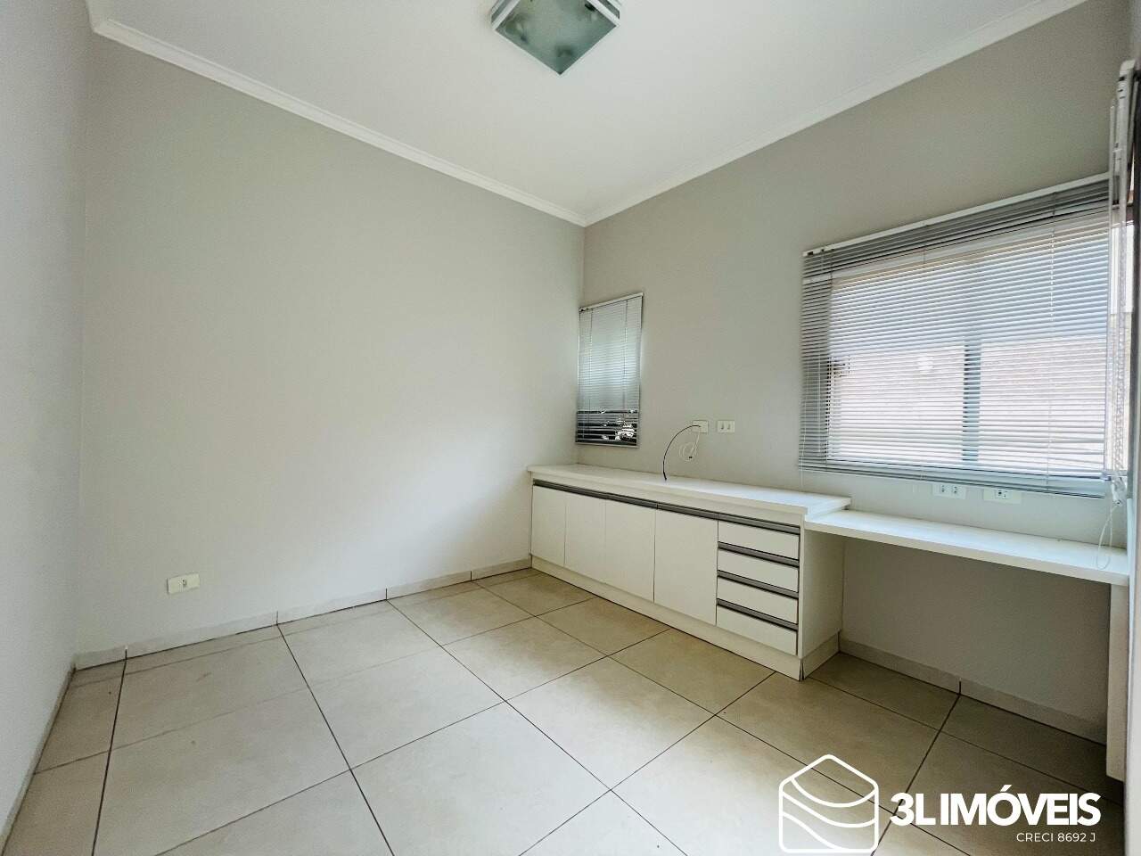 Casa para aluguel no Jardim Primaveril: 