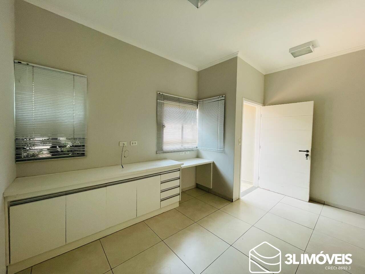 Casa para aluguel no Jardim Primaveril: 