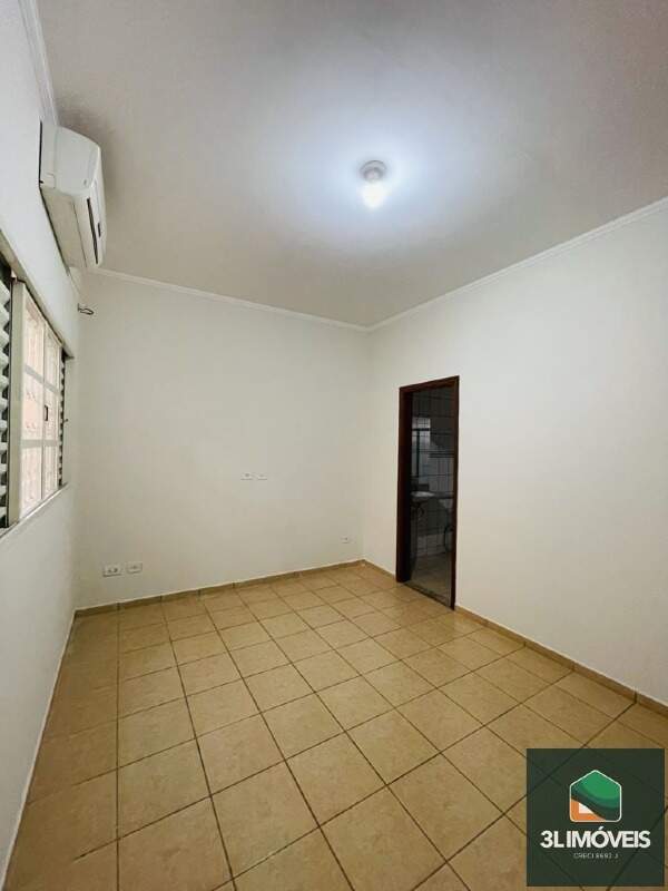 Casa para aluguel no Jardim Primaveril: 
