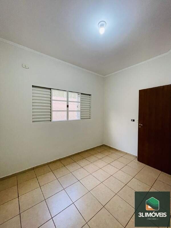 Casa para aluguel no Jardim Primaveril: 