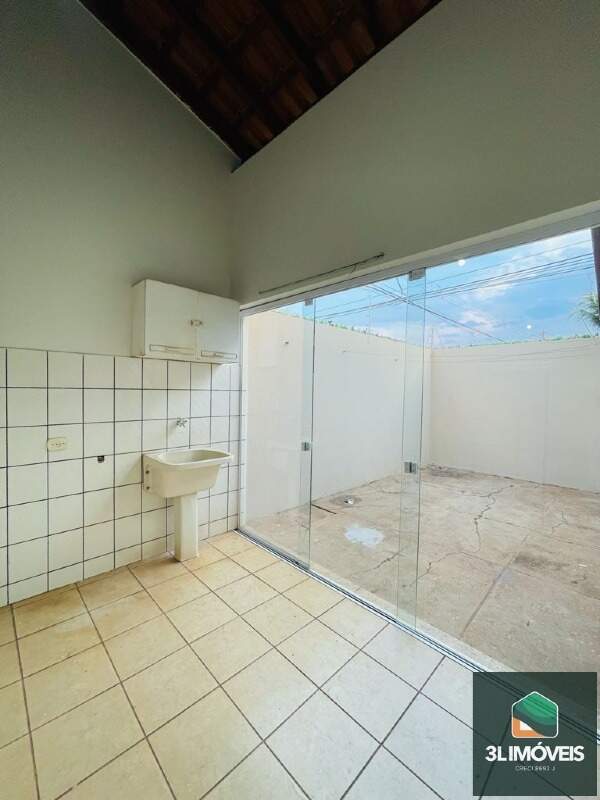 Casa para aluguel no Jardim Primaveril: 