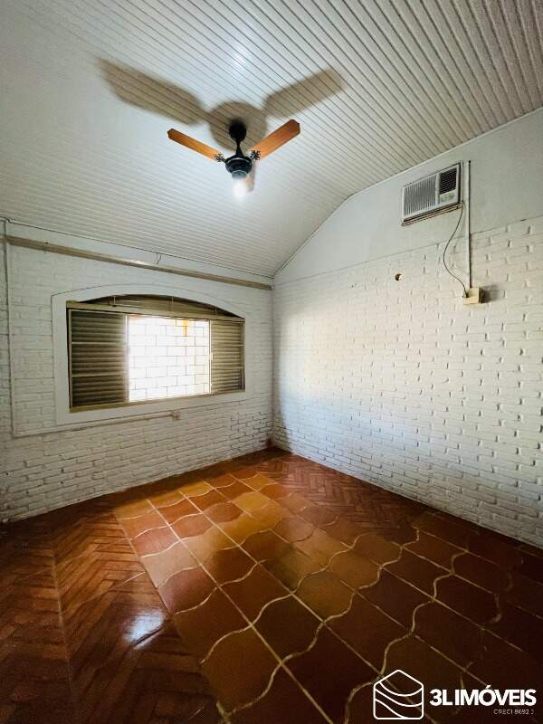 Casa para aluguel no Centro: