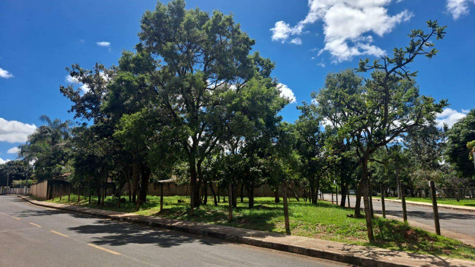 Imobiliária Setor Habitacional Jardim Botânico -Lote Setor Habitacional Jardim Botânico à venda: 