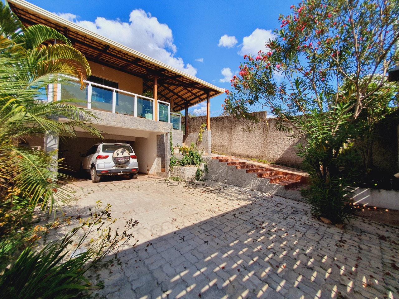 Casa em Condominio à venda no Tropical: 