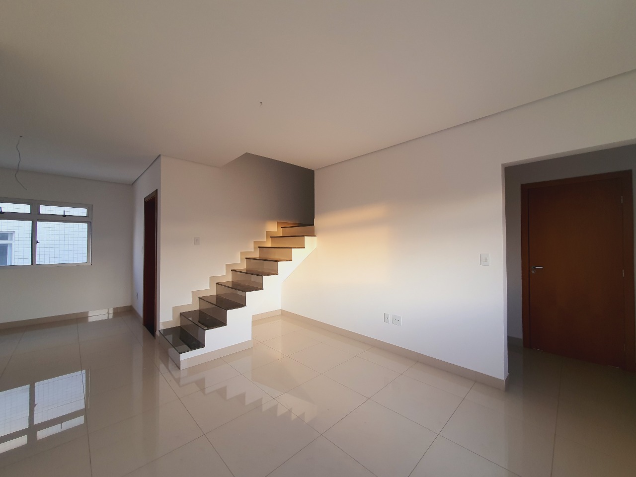 Cobertura à venda no Industrial: 