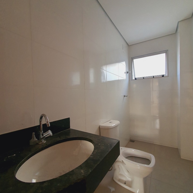 Cobertura à venda no Industrial: 