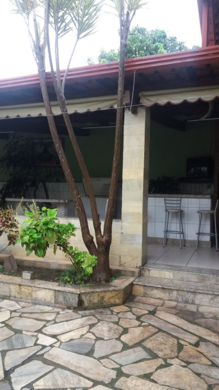 Casa à venda no Colonial: 