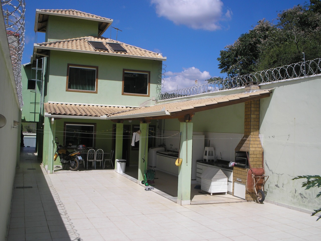 Casa à venda no Colonial: 