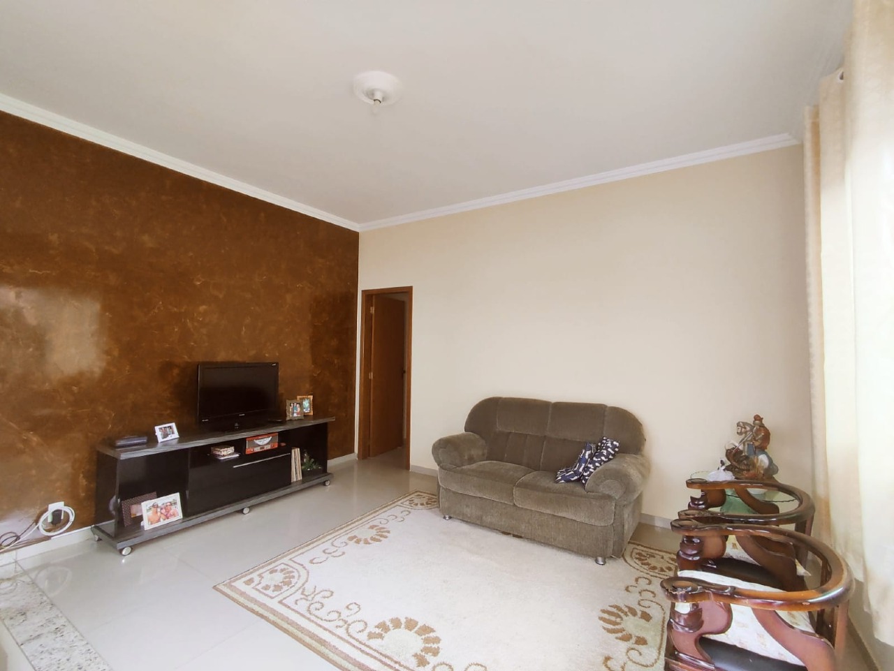 Casa à venda no Colonial: 