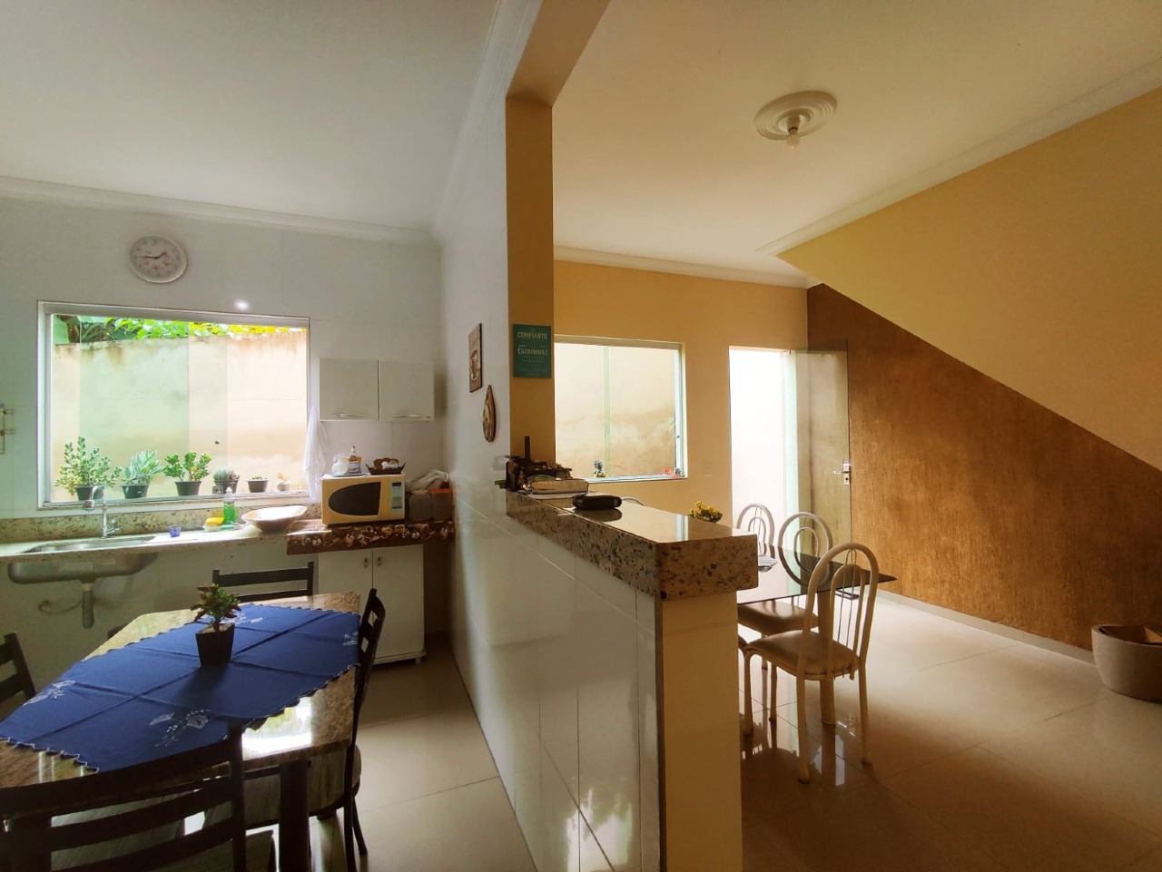 Casa à venda no Colonial: 