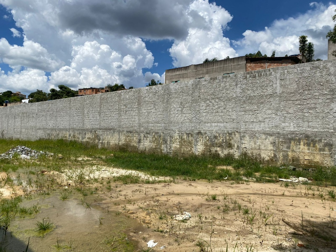 Lote para aluguel no Tropical: 