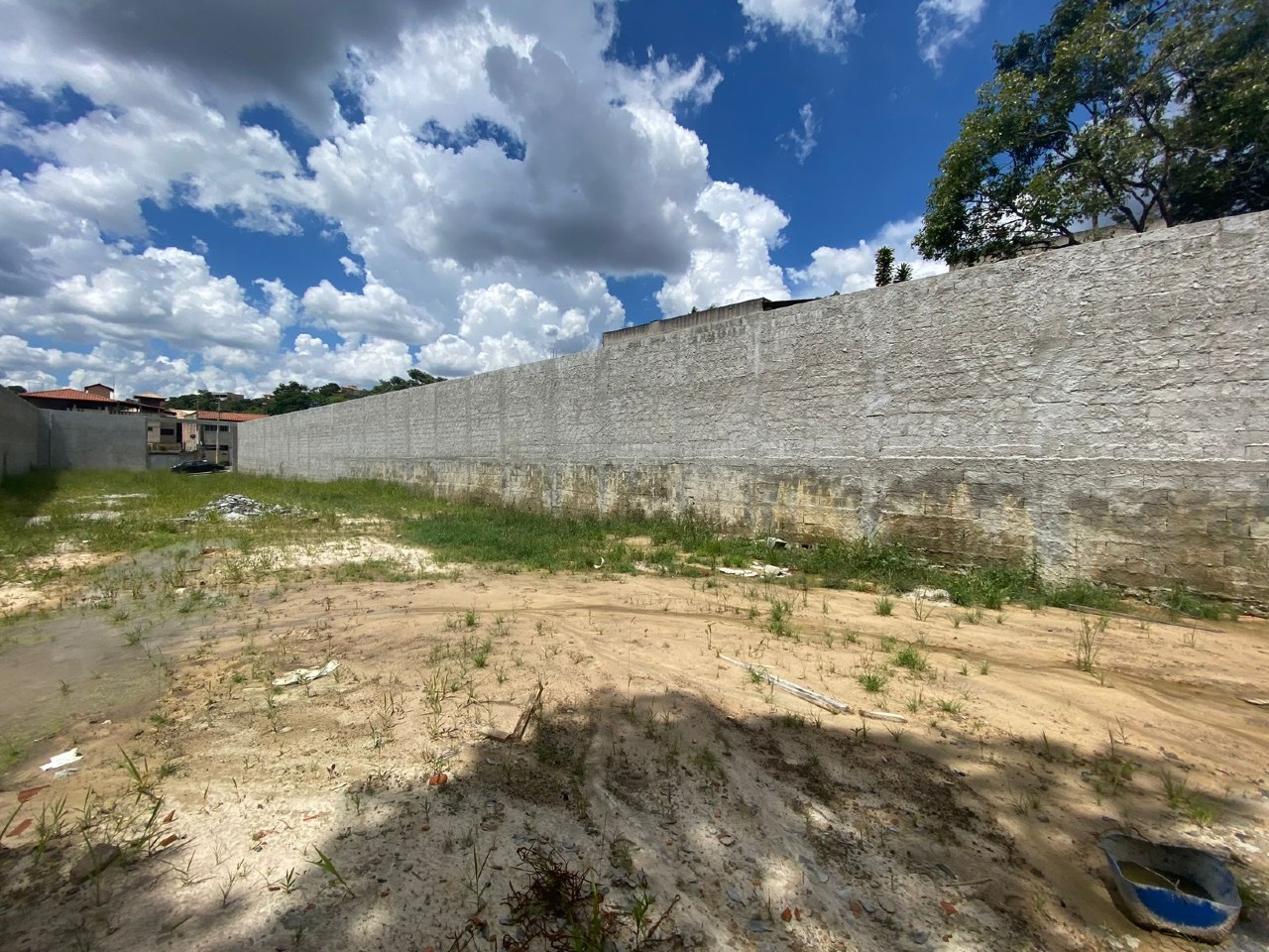 Lote para aluguel no Tropical: 