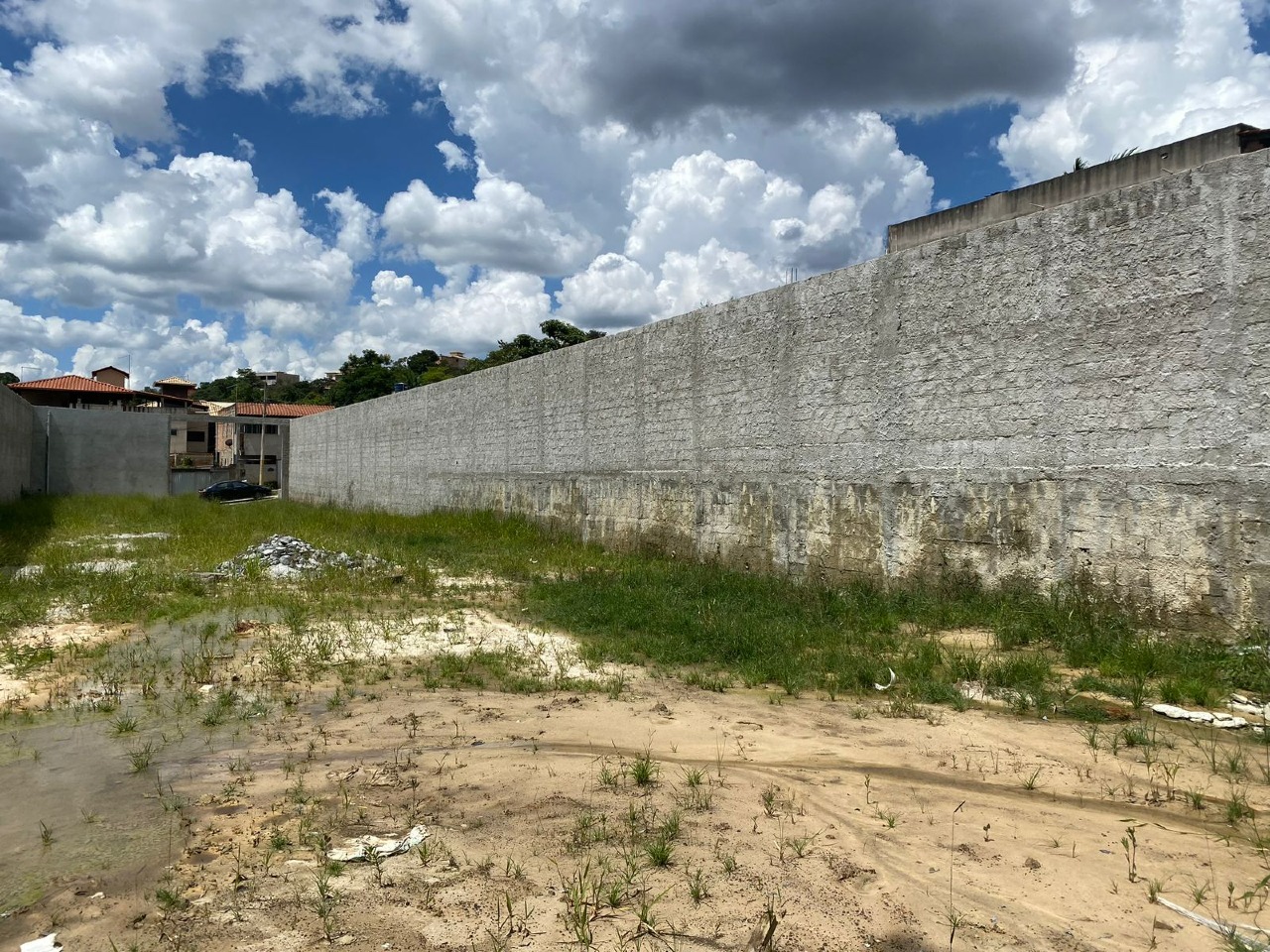 Lote para aluguel no Tropical: 