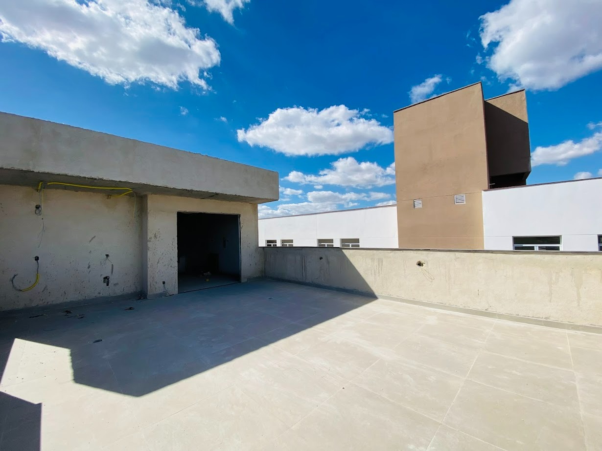 Cobertura à venda no Cabral : 