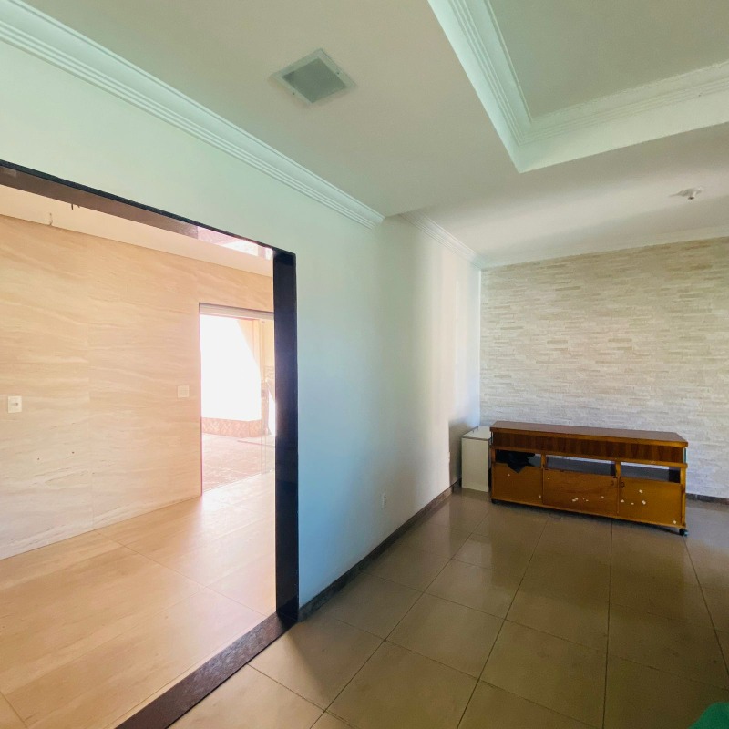 Casa à venda no Jardim Riacho das Pedras: 