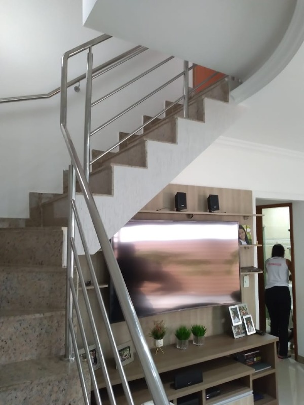 Casa em Condominio à venda no Jardim Riacho das Pedras: 