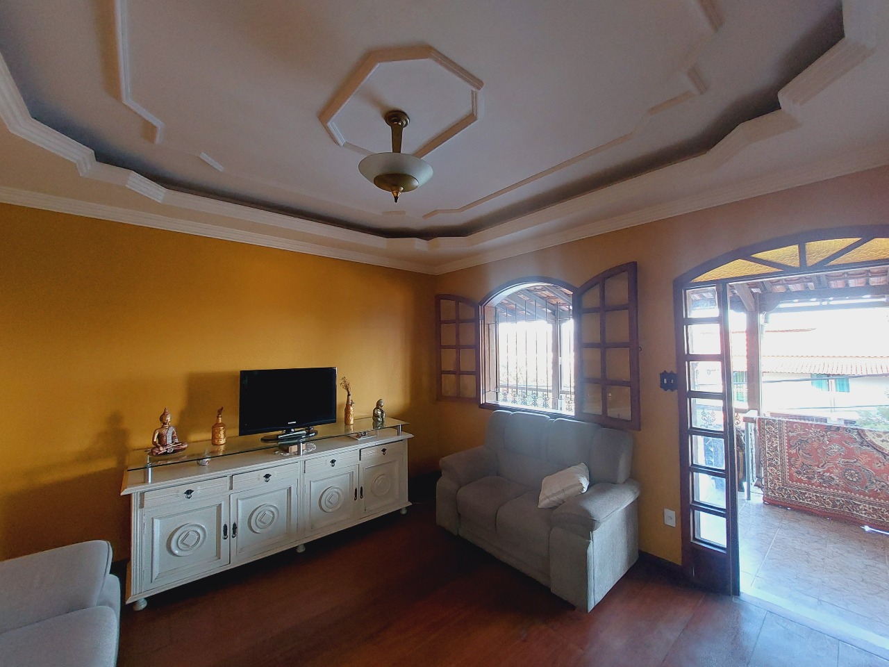 Casa à venda no Camargos: 