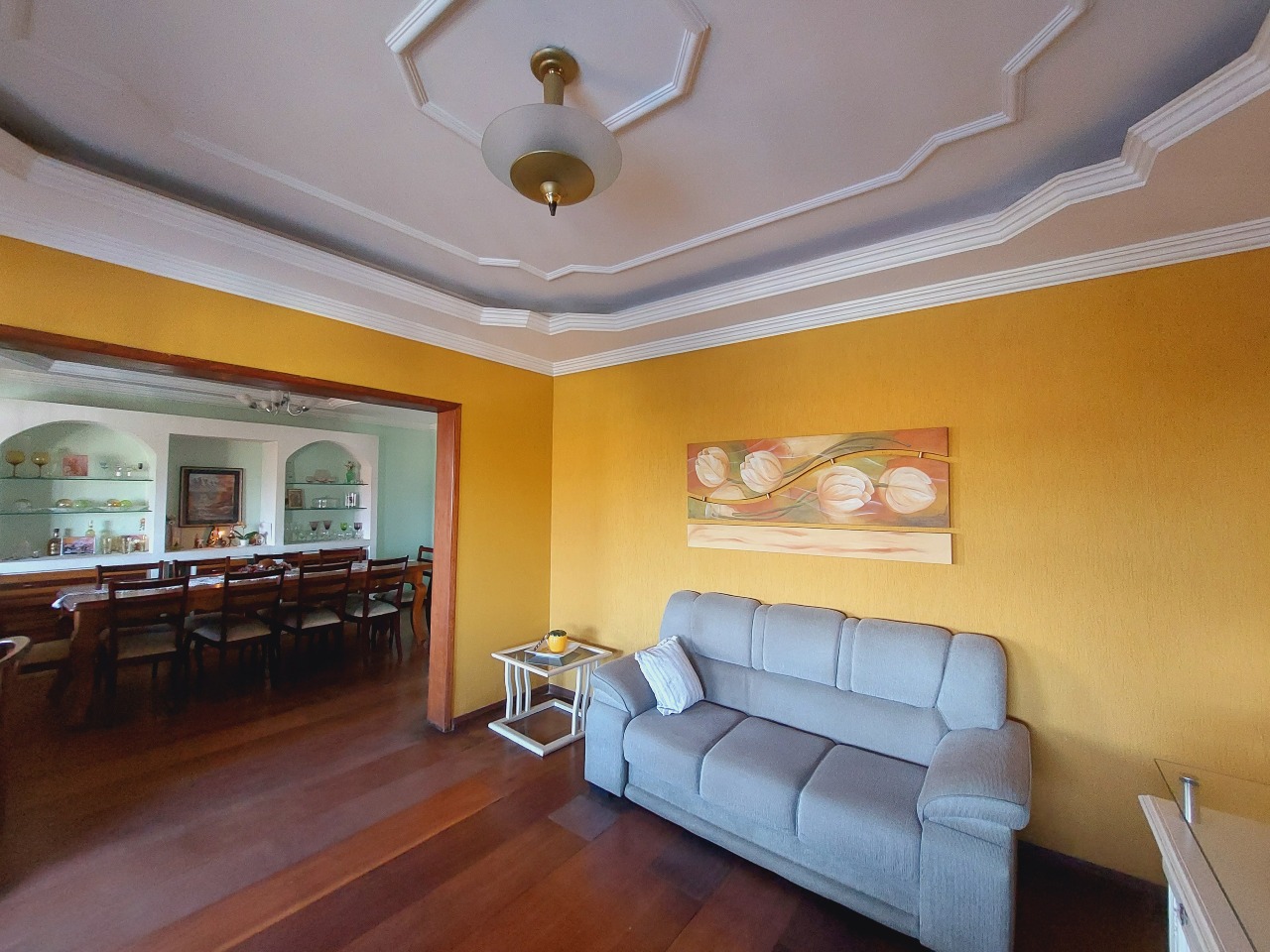 Casa à venda no Camargos: 