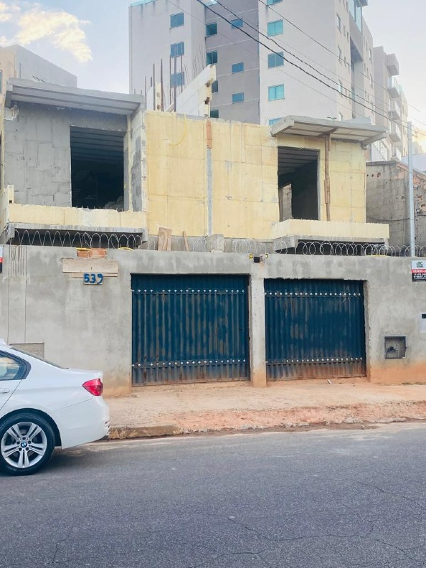 Casa à venda no Cabral : 