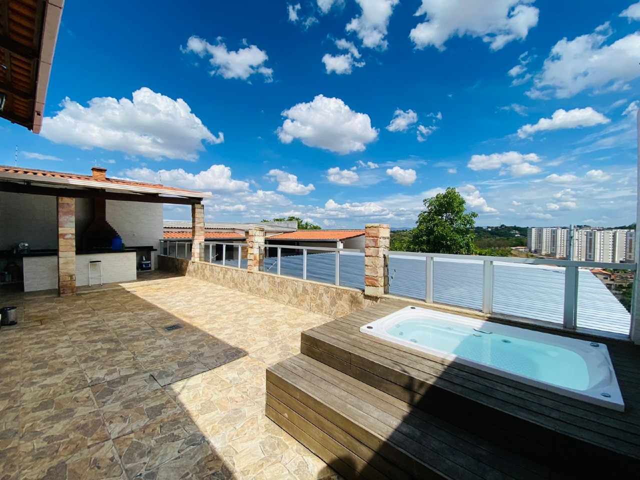 Casa à venda no Colonial: 