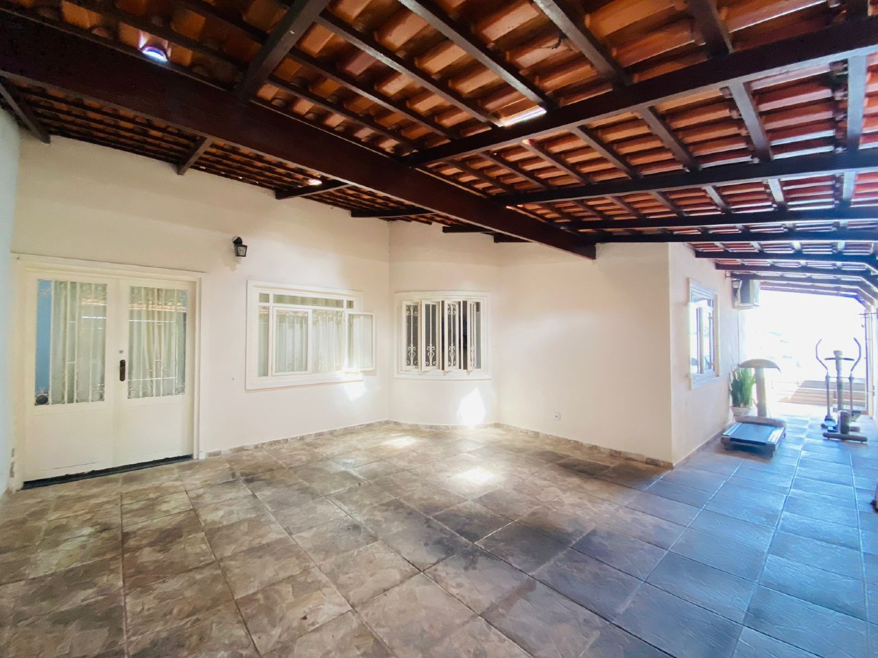 Casa à venda no Colonial: 