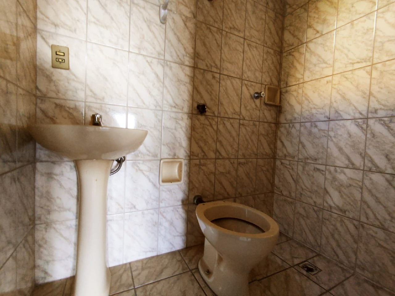 Sala para aluguel no Glória: 