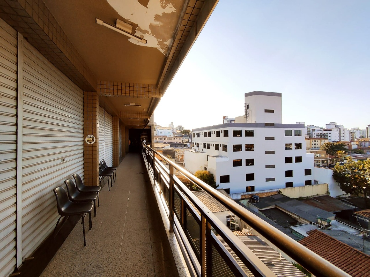 Sala para aluguel no Glória: 