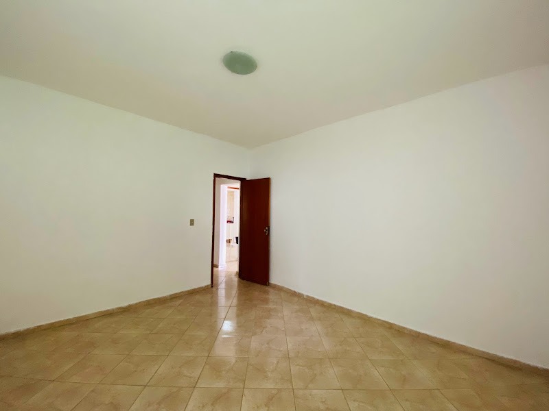 Casa à venda no Tropical: 