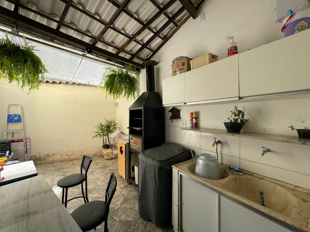 Casa à venda no Santa Cruz Industrial: 