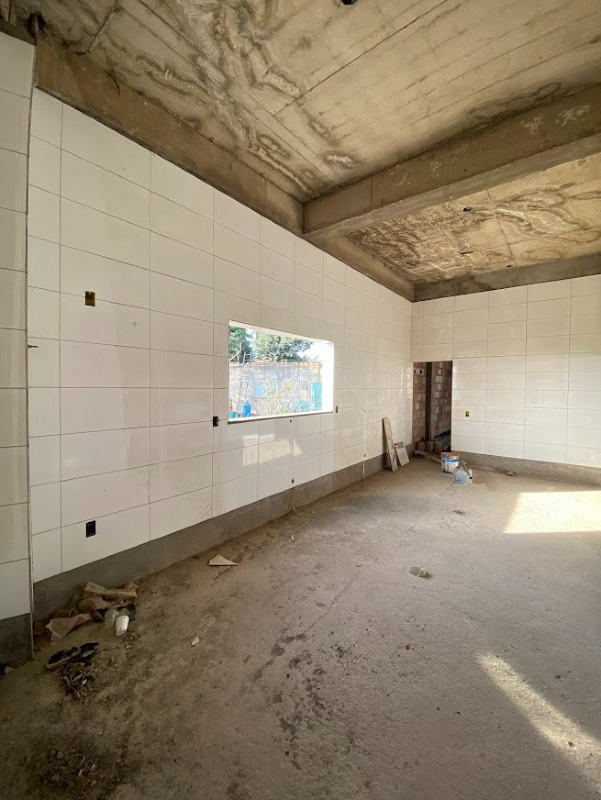 Loja para aluguel no Tropical: 