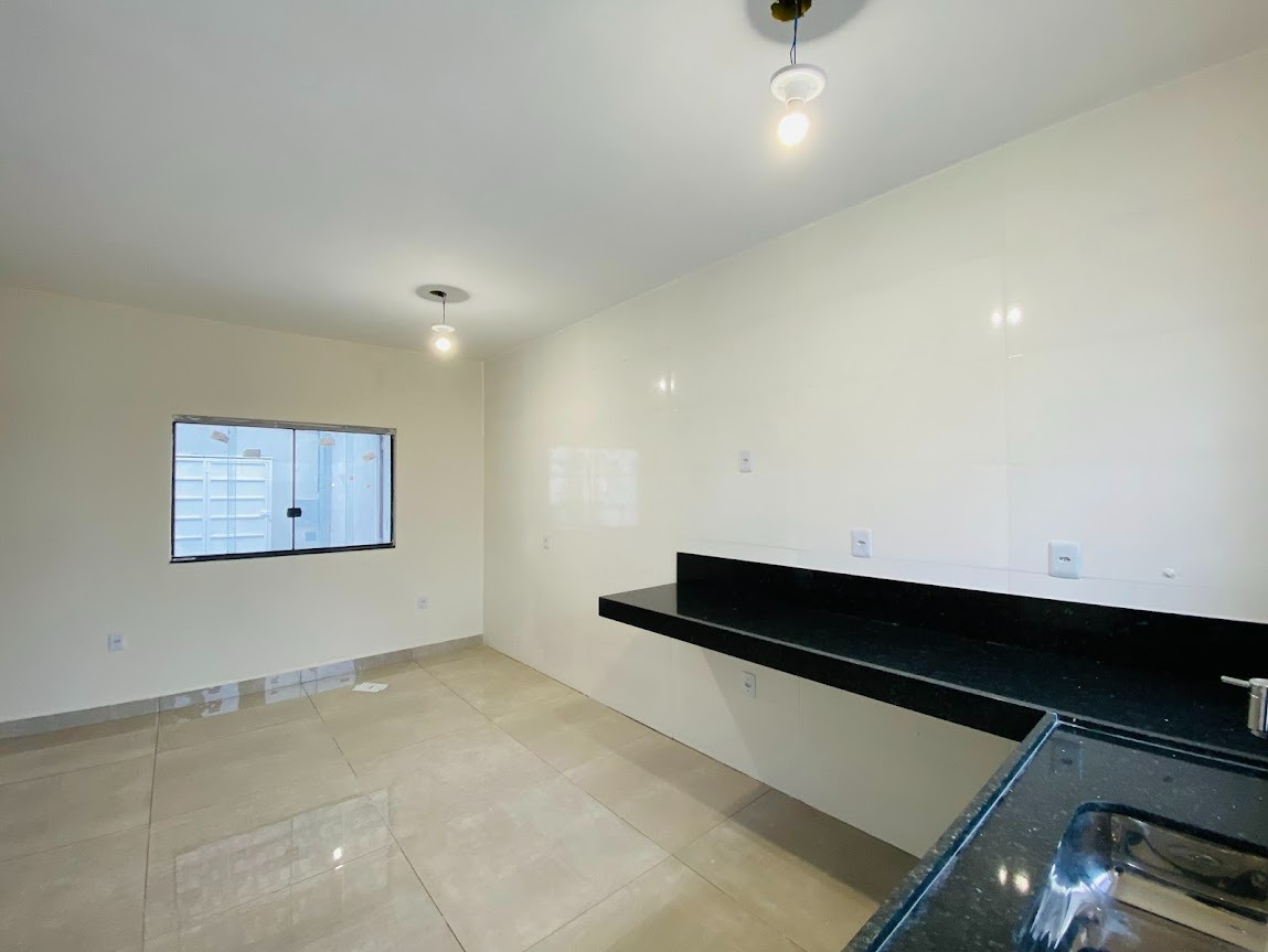 Casa à venda no Tropical: 