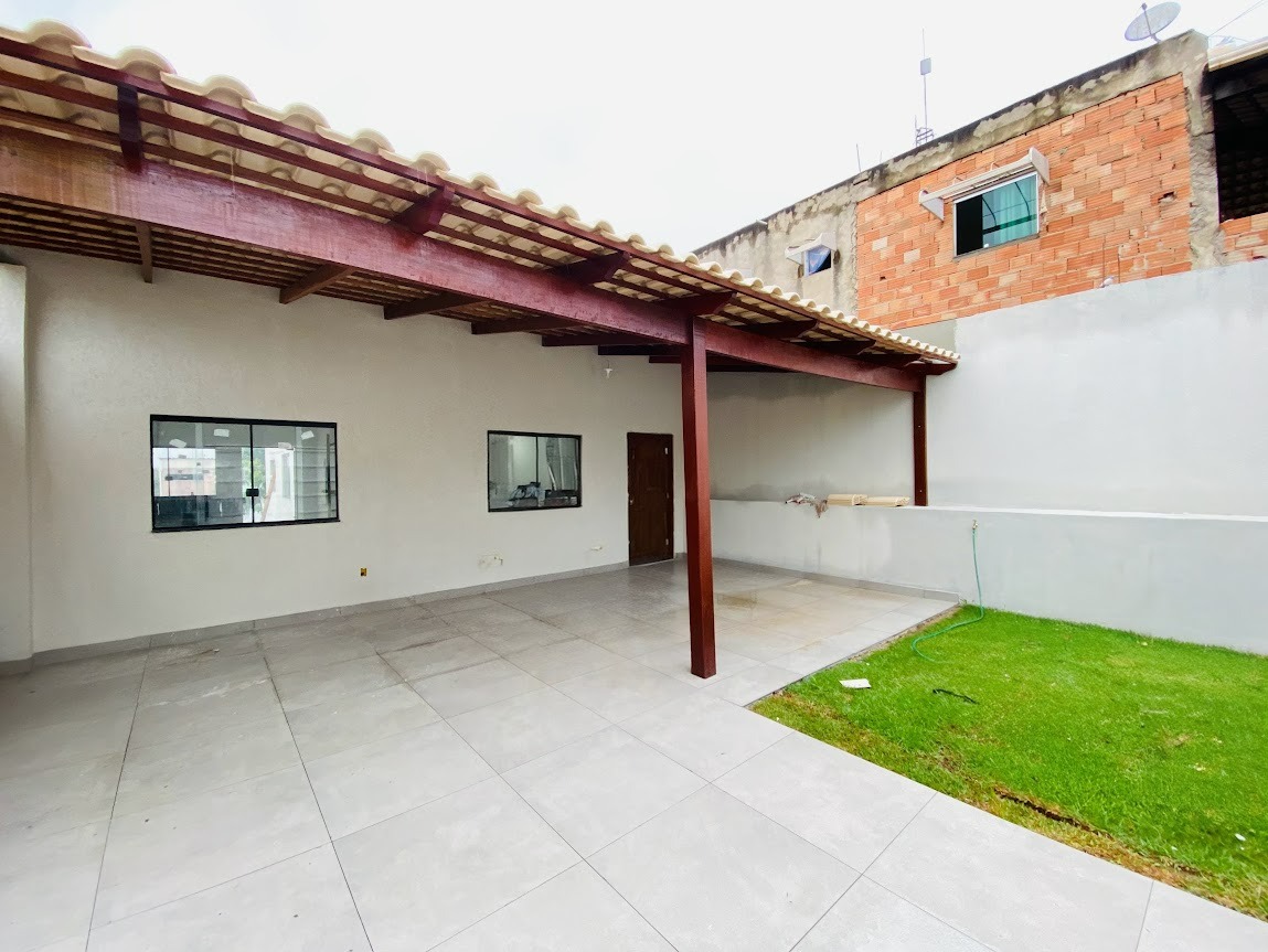 Casa à venda no Tropical: 